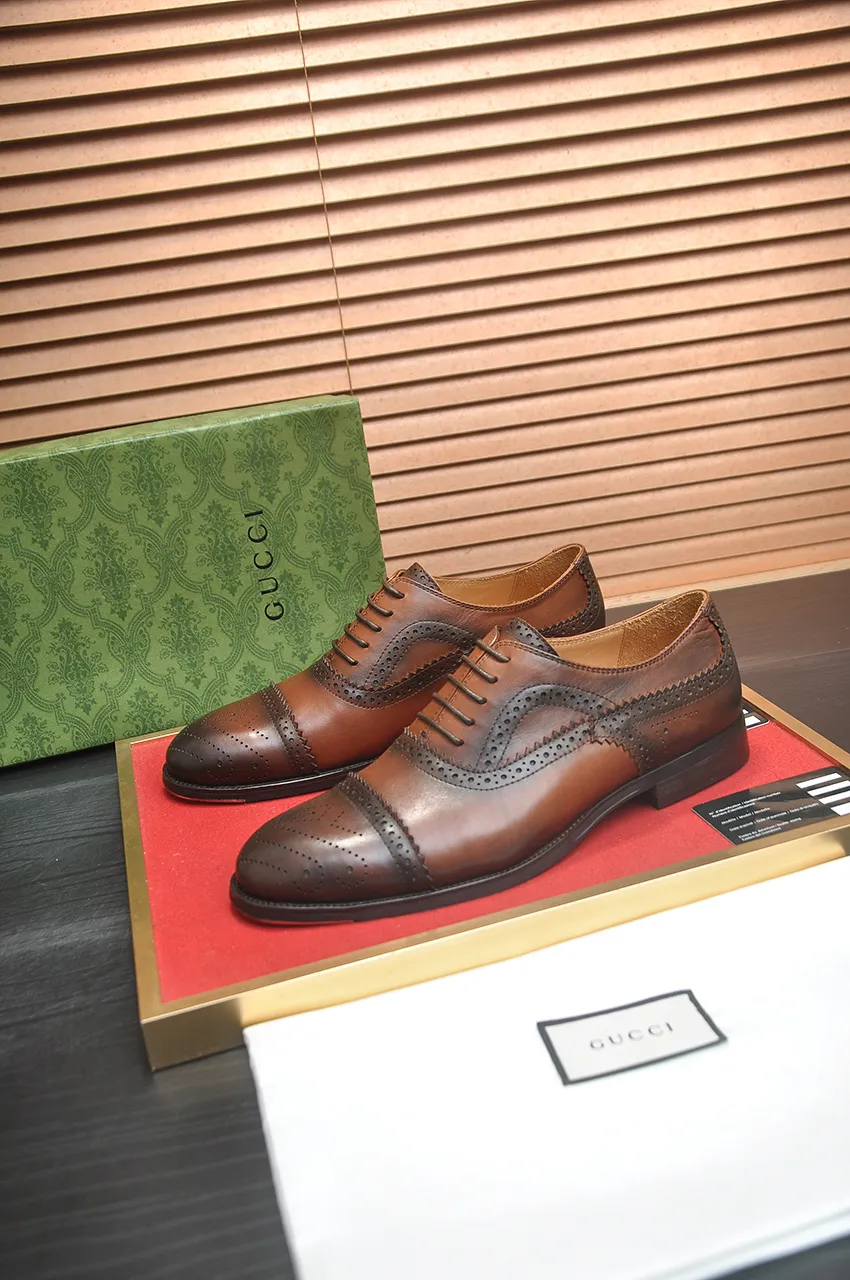Men's shoes💰660💶 Brand: GUCCI (Gucci) Standard code: Men's code 39/44 (45/46 can be customized) Grade: Same as the official website Original quality Material: Original cowhide Water-dyed cowhide lining Original rubber outsole Style category: Men's fashionable casual leather shoes Distinguished big-name luxury elements top luxury Color: Actual picture